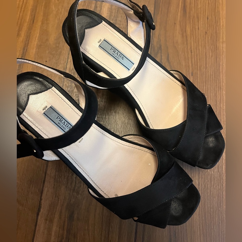 Black Prada wedges size 38